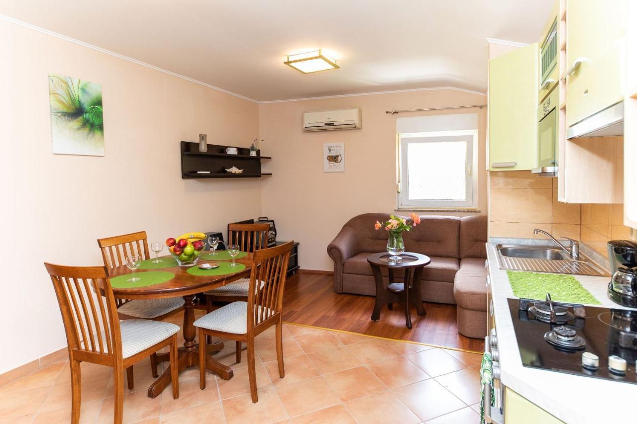 Apartments Artan Crikvenica Extérieur photo